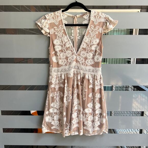 For Love & Lemons 'Salud' Nude Embroidered Mesh Mini Dress Size L - Picture 2 of 8